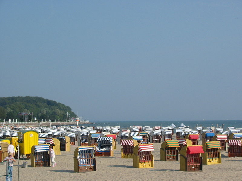 800px-Travemünde_Beach.jpg