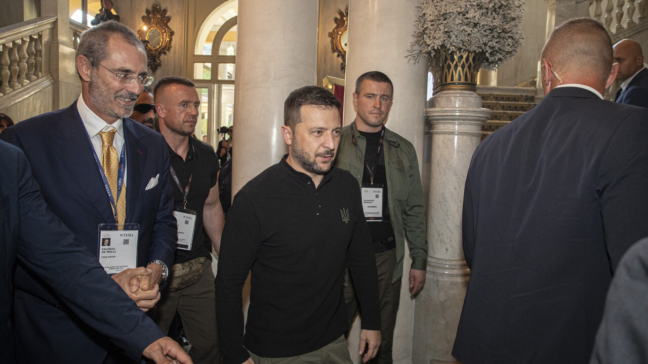 L'arrivo di Volodymyr Zelensky al Forum Ambrosetti , foto di Marco Ottico, Lapresse.jpg