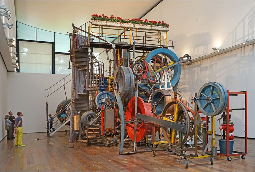 Museum-Tinguely-Basel-sculpture-in-the-hall.jpg