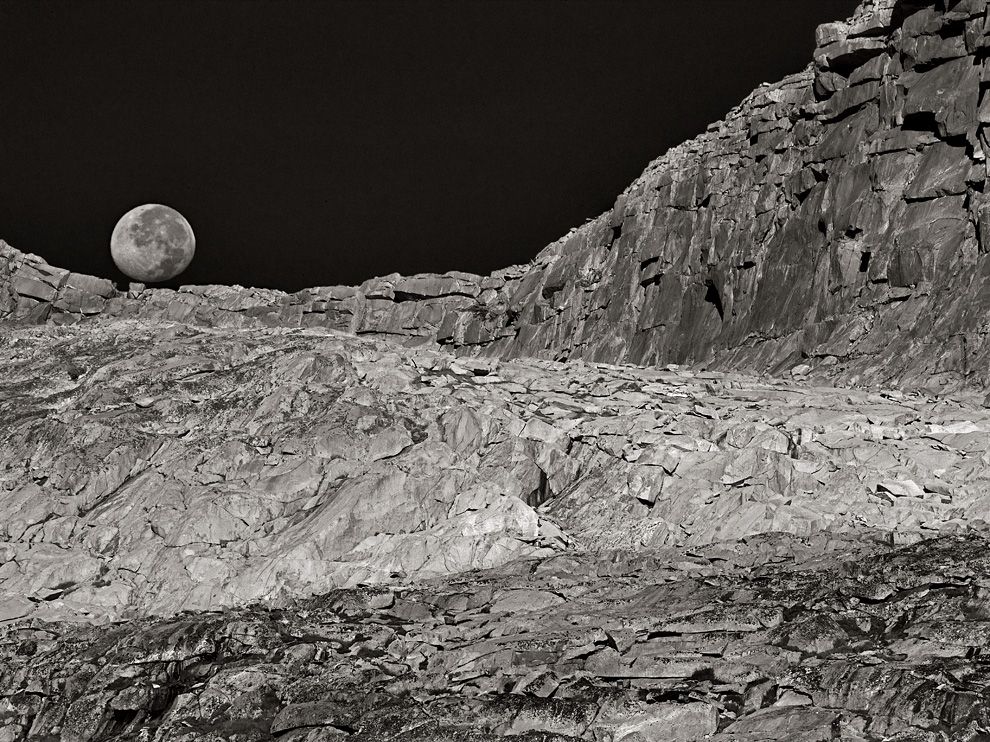Peter Essick, luna calante, california.jpg