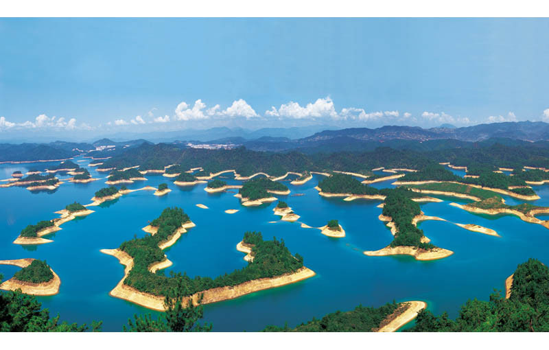 thousand island lake china.jpg