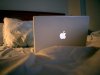 usare-il-macbook-a-letto-photo-via-wired.jpg