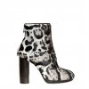 christopher-kane-3427357_0x440.jpg