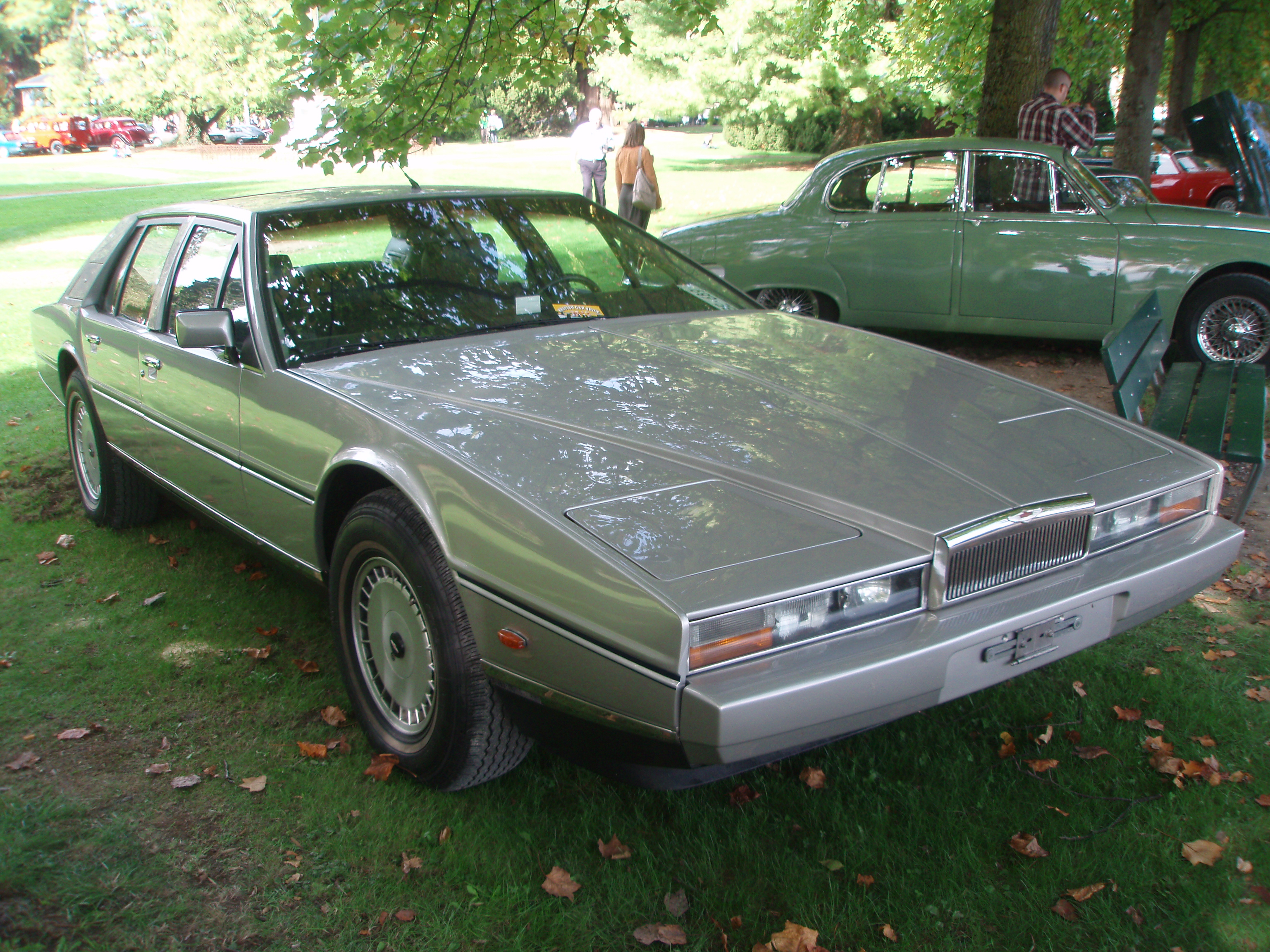 Aston_Martin_Lagonda_in_Morges_2012_-_5.JPG