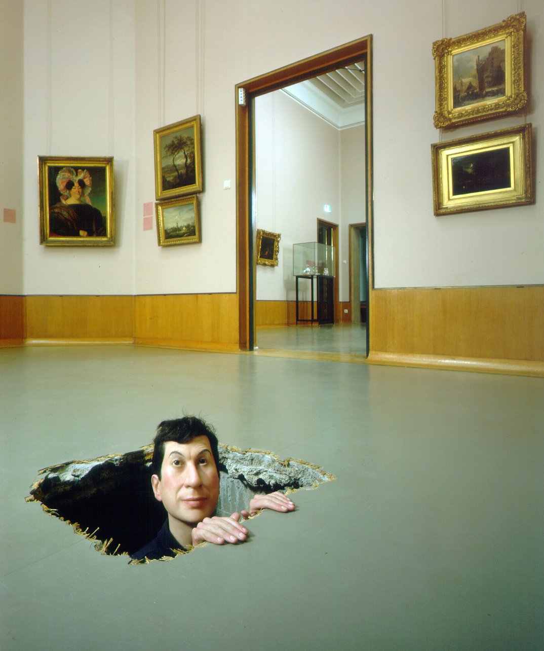 05_maurizio-cattelan_untitled_2002.jpg