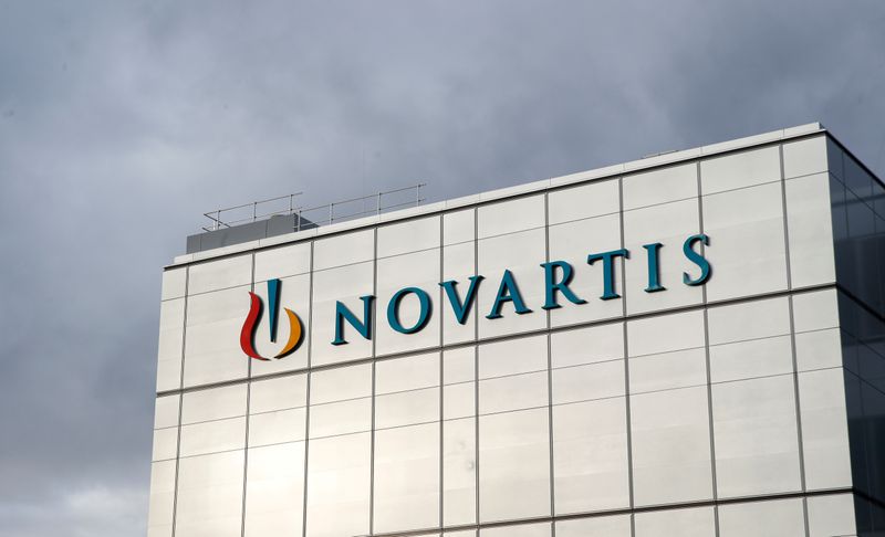 © Reuters. Logo Novartis a Stein