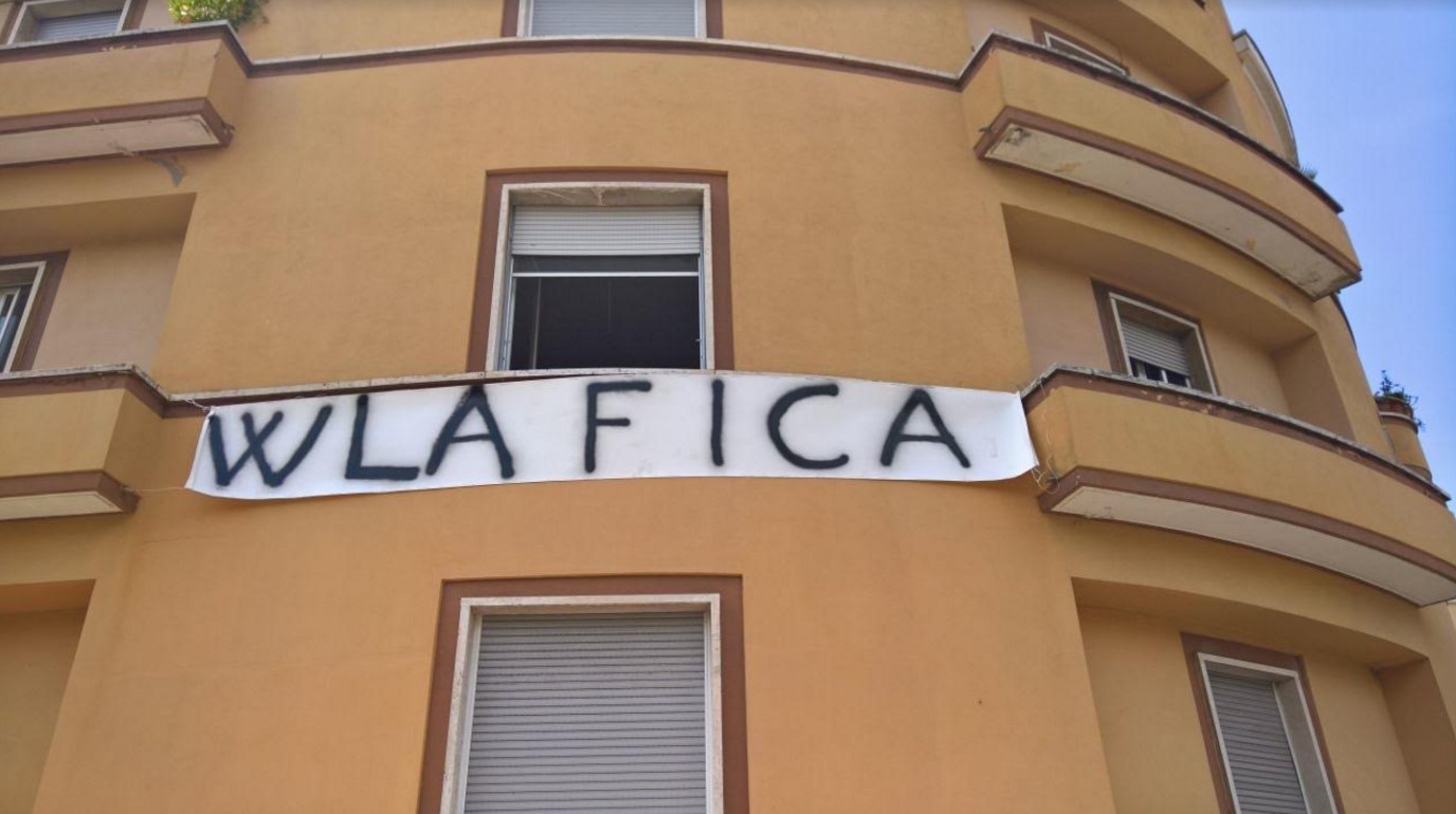 striscione-viva-la-fica-latina.jpg