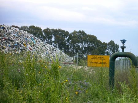 discarica-ferrandelle1.jpg