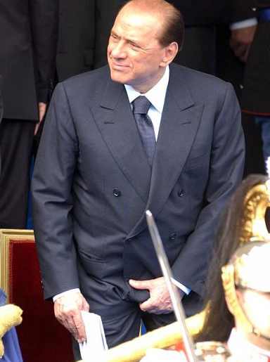 berlusconi_cucchiaiata.jpg