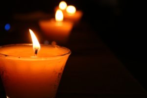 Candele-300x200.jpg