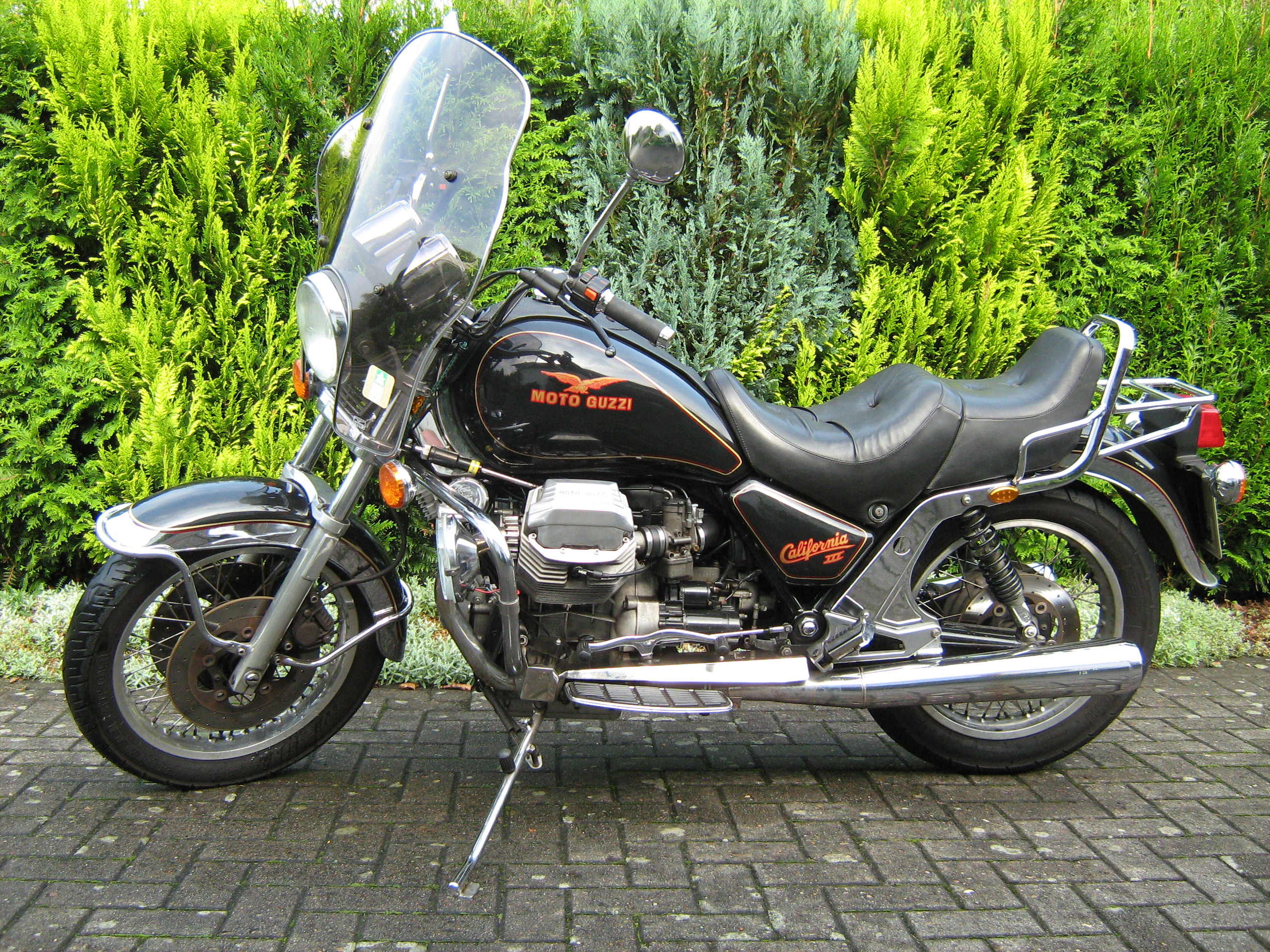 Moto_Guzzi_Cali_III_Seitenansicht.jpg