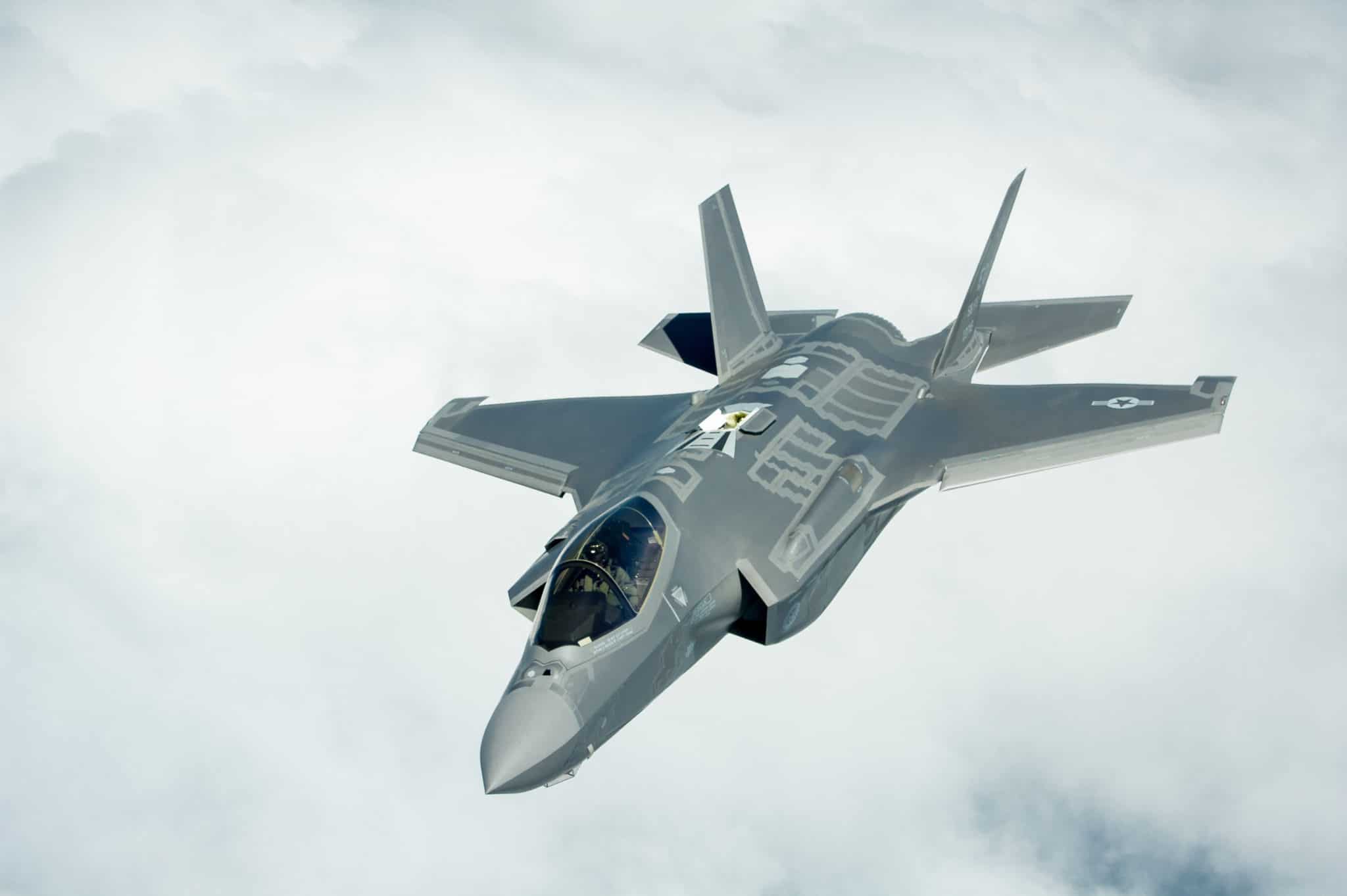 lettera-caccia-F-35Stovl-scaled.jpg