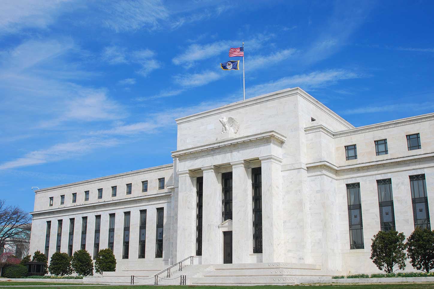 www.financialounge.com