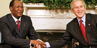 Blaise-Compaoré-con-George-Bush.jpg