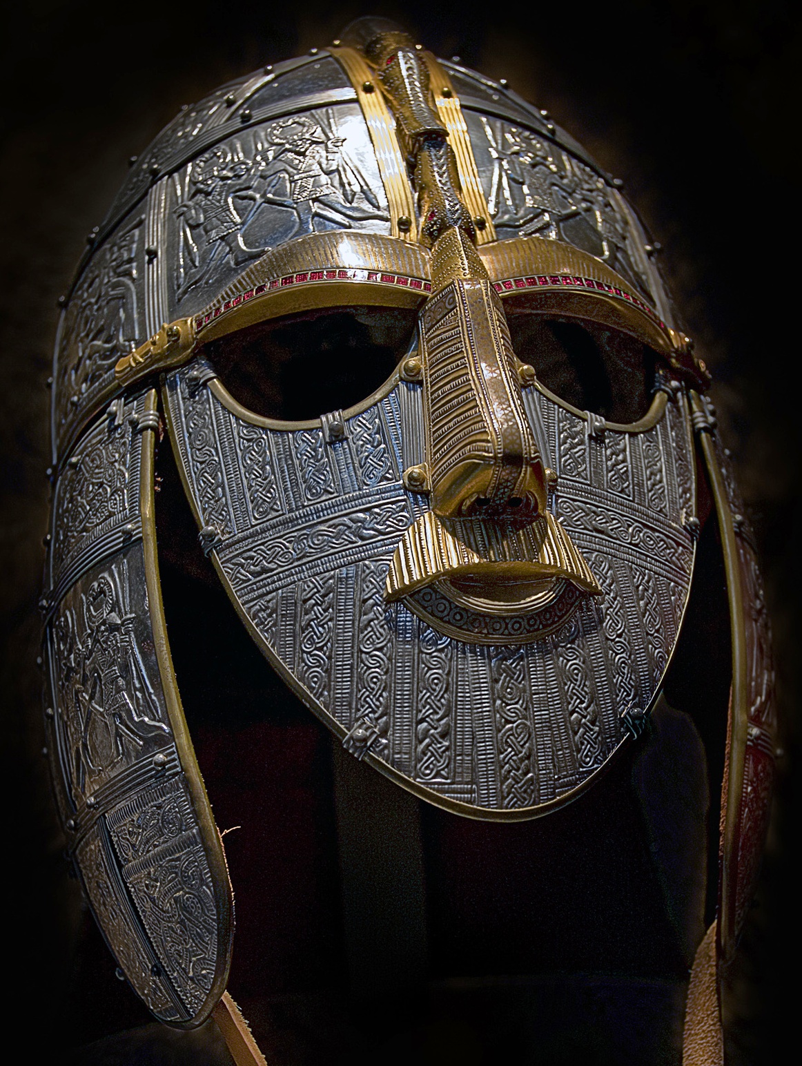 Sutton_Hoo_helmet_reconstructed.jpg