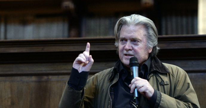 L’ex consigliere di Trump Steve Bannon arrestato con l’accusa di frode