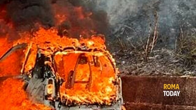 Incendio auto Gra 5.10.2023 1 Incendio auto Gra 5.10.2023 1