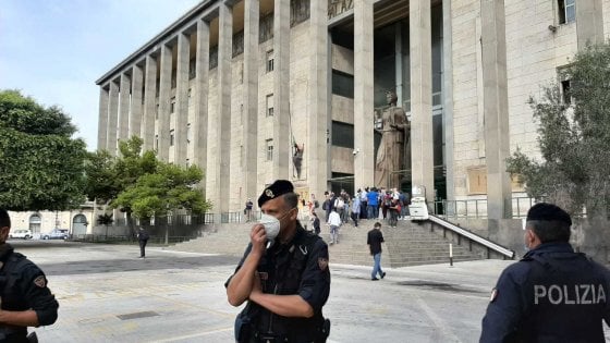 Caso Gregoretti, la Procura ha chiesto il non luogo a procedere per Salvini. La difesa richiede audizione di Lamorgese Caso Gregoretti, la Procura ha chiesto il non luogo a procedere per Salvini. La difesa richiede audizione di Lamorgese